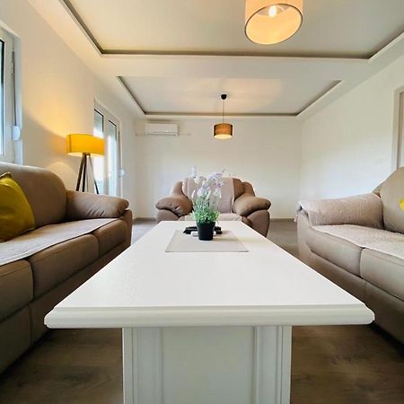 Home Mia Airport Podgorica Ngoại thất bức ảnh