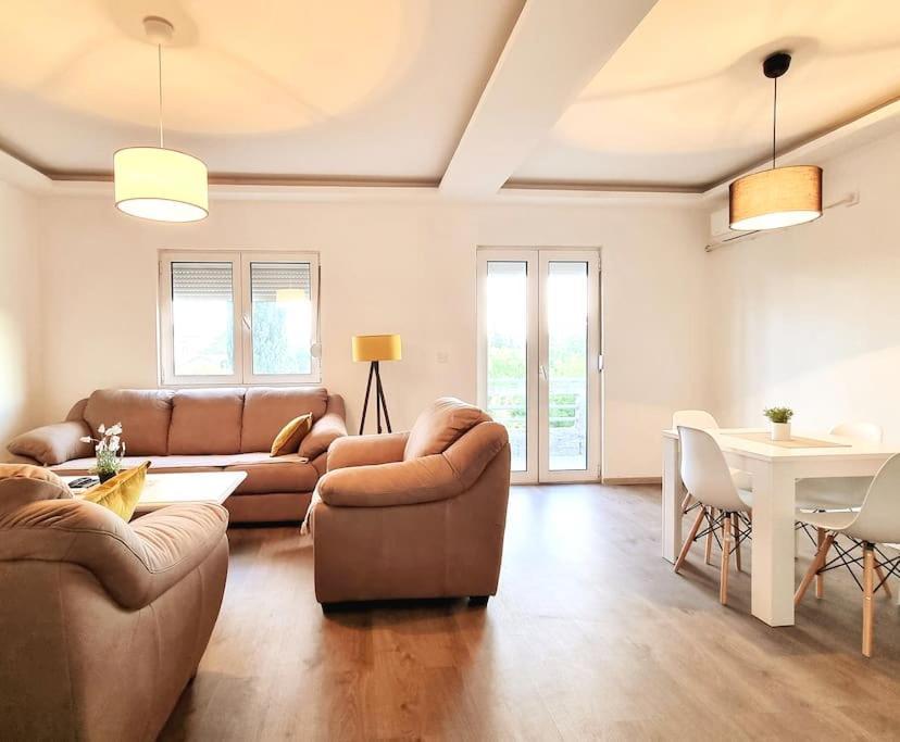Home Mia Airport Podgorica Ngoại thất bức ảnh