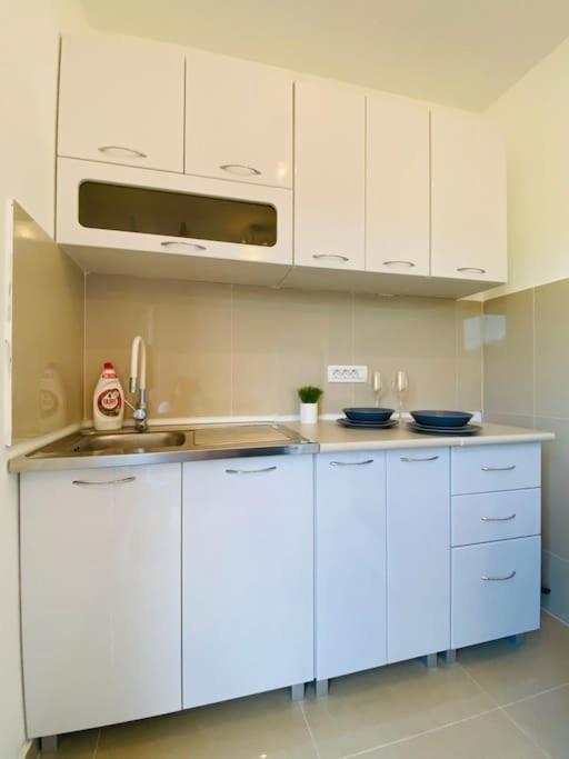 Home Mia Airport Podgorica Ngoại thất bức ảnh