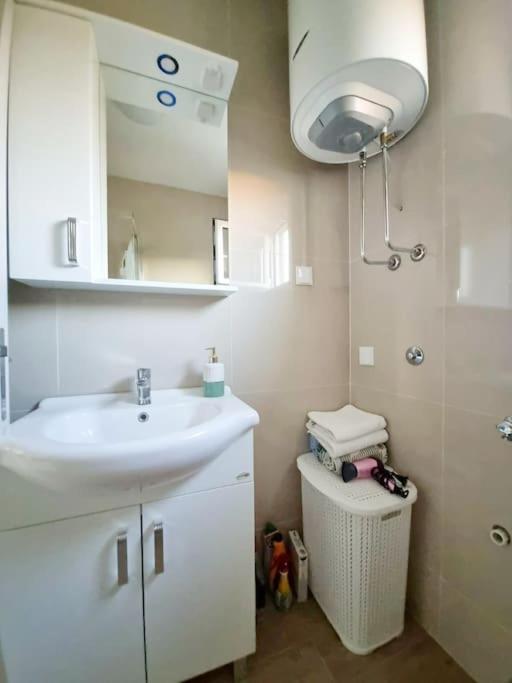 Home Mia Airport Podgorica Ngoại thất bức ảnh