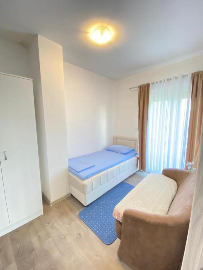 Home Mia Airport Podgorica Ngoại thất bức ảnh