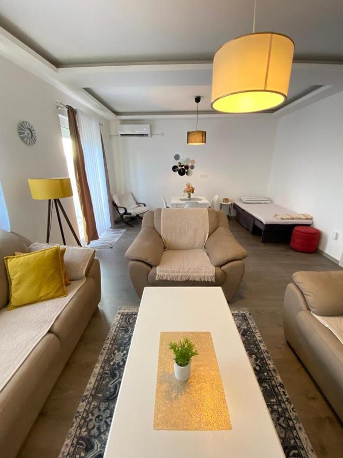 Home Mia Airport Podgorica Ngoại thất bức ảnh