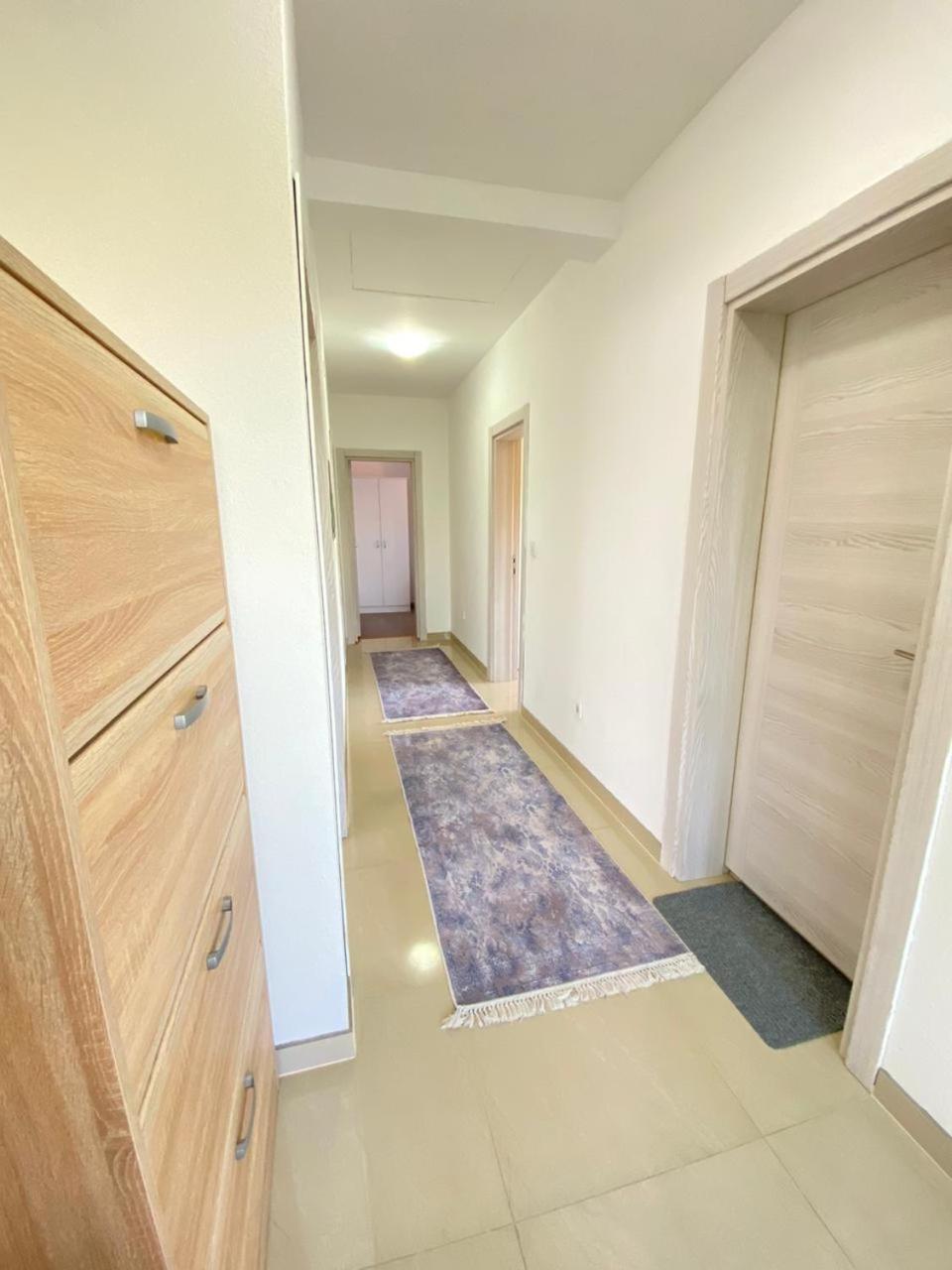 Home Mia Airport Podgorica Ngoại thất bức ảnh